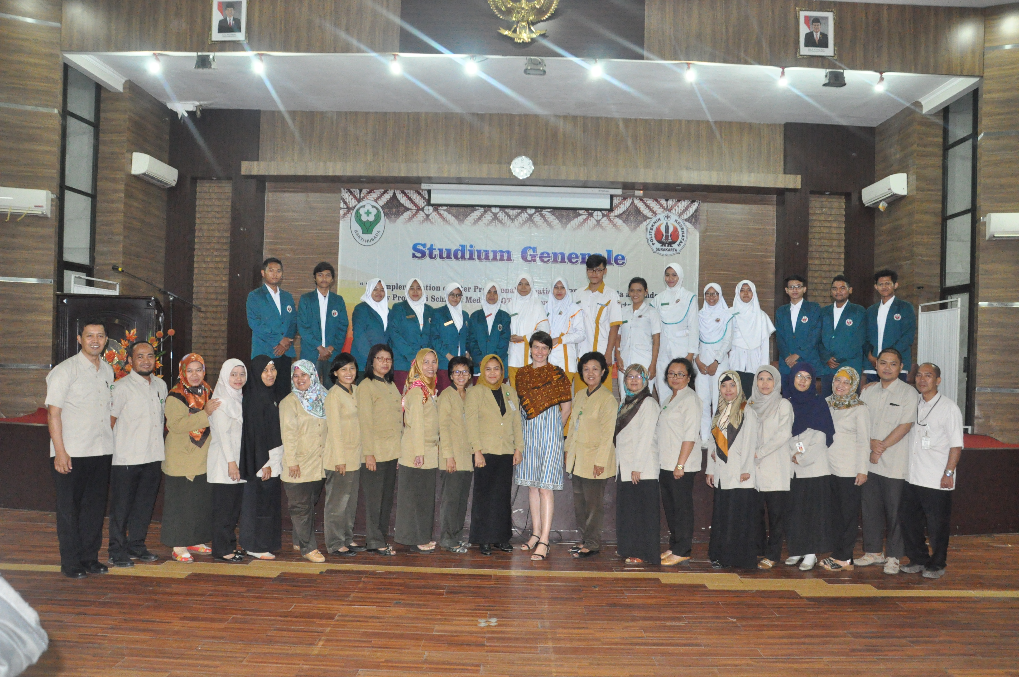 KEGIATAN KULIAH UMUM STUDIUM GENERALE
